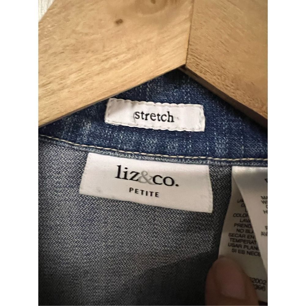 Liz & Co Denim Jacket - Picture 3 of 4